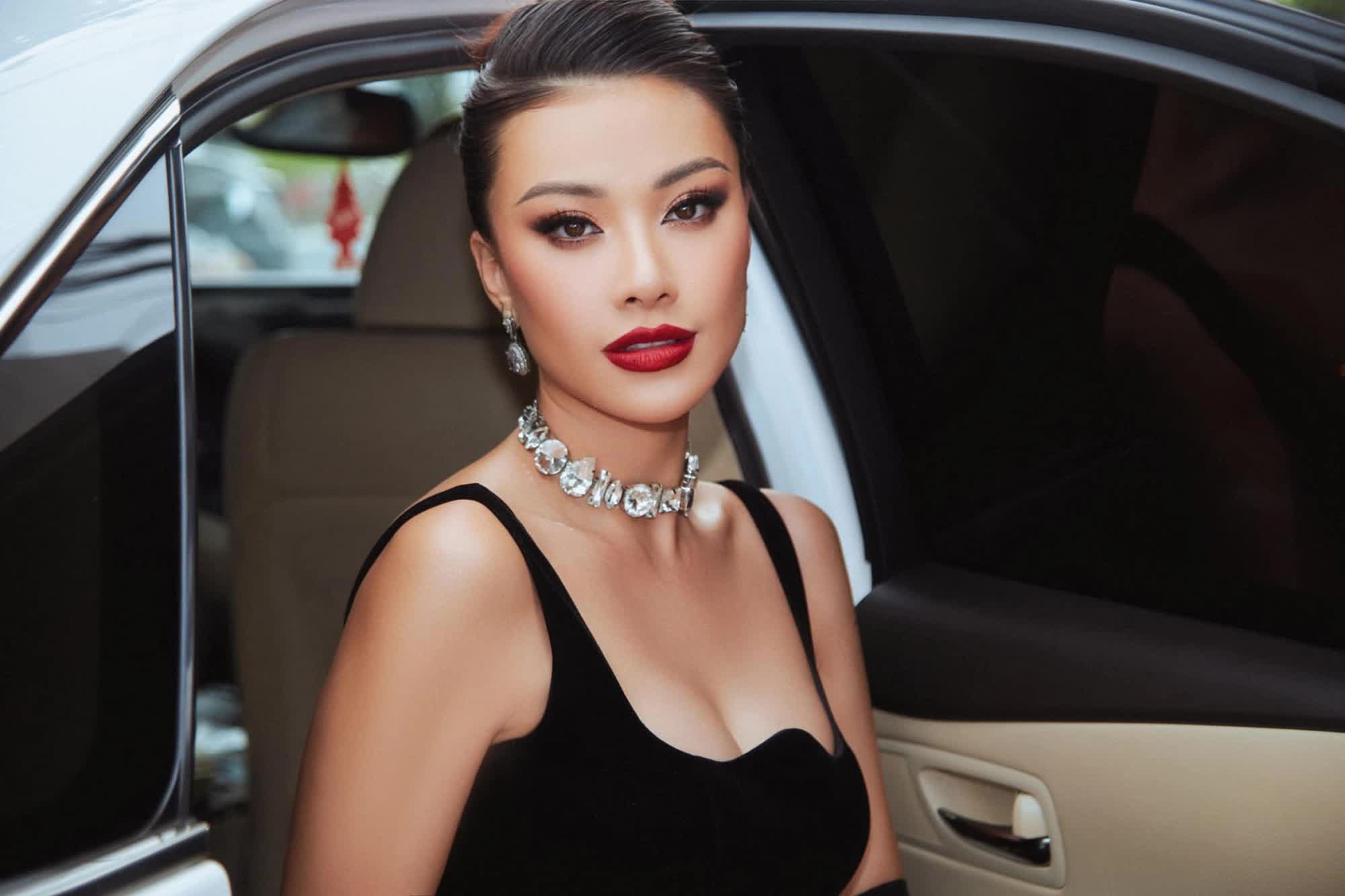 Á hậu Kim Duyên 3 năm sau Hoa hậu Hoàn vũ Việt Nam 2019: Đoạt danh hiệu lớn ở quốc tế nhưng vẫn bị nhắc lùm xùm học vấn - ảnh 1