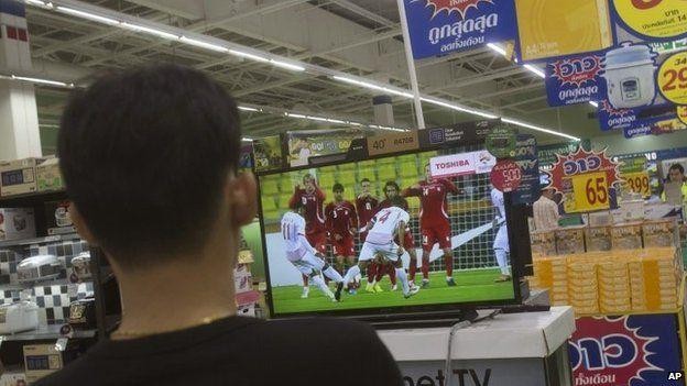 Tranh cãi tại Thái Lan: Doạ đưa nhau ra toà vì bản quyền truyền hình World Cup - ảnh 1