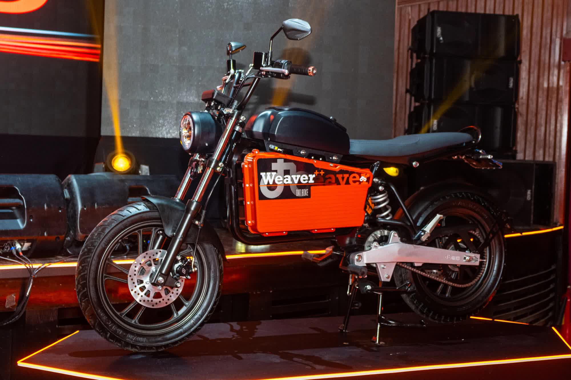Ra mắt Dat Bike Weaver++: Giá 65,9 triệu đồng, dáng cổ điển, sạc nhanh chưa từng có tại Việt Nam - ảnh 2