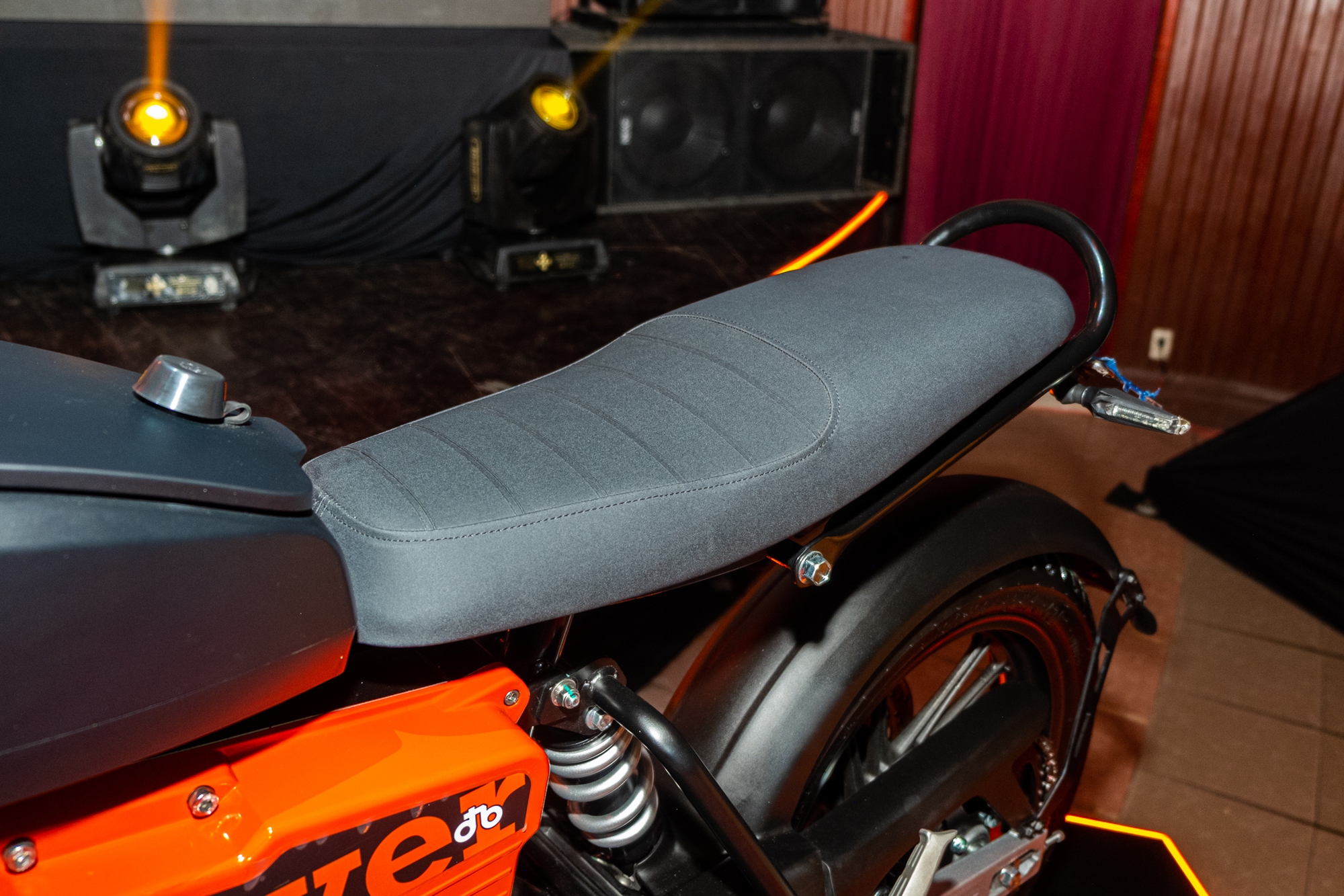 Ra mắt Dat Bike Weaver++: Giá 65,9 triệu đồng, dáng cổ điển, sạc nhanh chưa từng có tại Việt Nam - ảnh 14