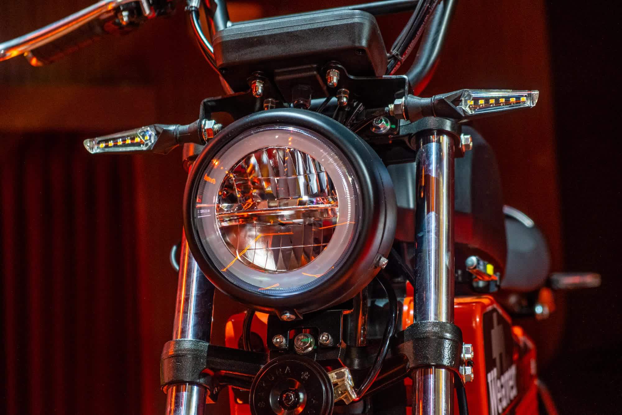 Ra mắt Dat Bike Weaver++: Giá 65,9 triệu đồng, dáng cổ điển, sạc nhanh chưa từng có tại Việt Nam - ảnh 11