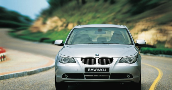 Chi gần 3 tỷ đồng để mua một chiếc xe sang BMW Series 5, chủ xe 