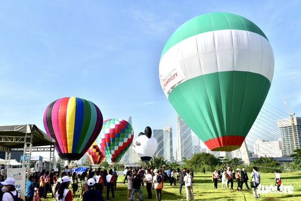 Một góc thành phố rực rỡ trong Ngày hội Khinh khí cầu - ảnh 4