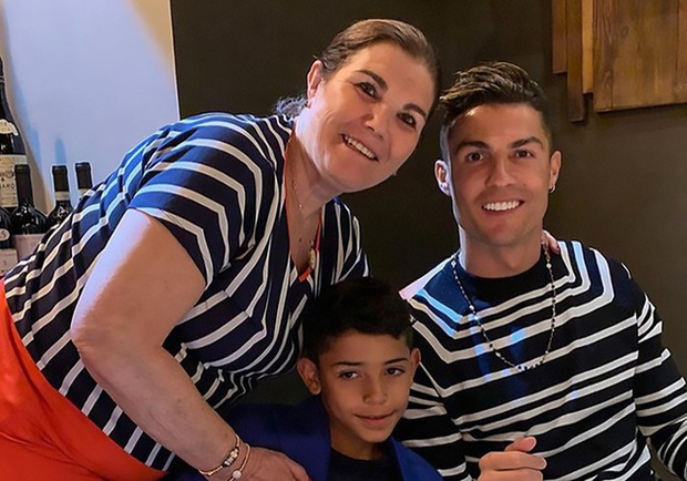 Cuộc đời đầy nước mắt của mẹ Ronaldo: Từng muốn chạy trốn khỏi chính căn nhà của mình, dành dụm từng đồng để nuôi đam mê của con - ảnh 2