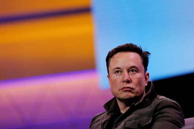 Lộ diện người cạnh tranh ngôi vị giàu nhất thế giới với tỷ phú Elon Musk - ảnh 1
