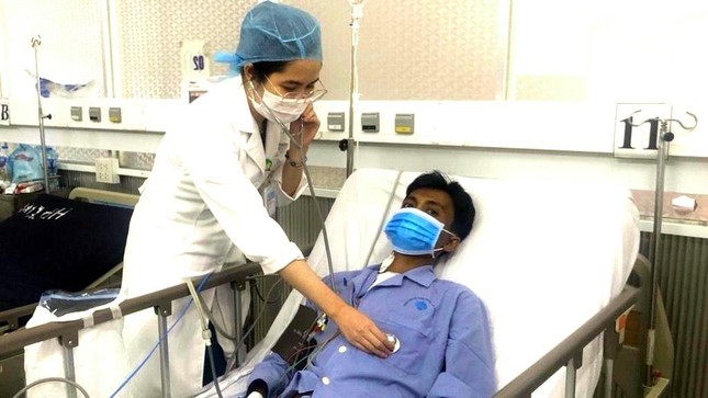 Mang u nhầy ''khủng'', nam thanh niên Campuchia được bác sĩ Việt Nam cứu sống - ảnh 2