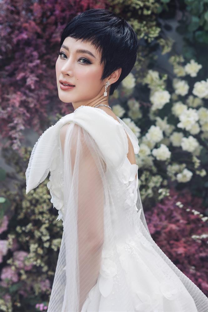 Angela Phương Trinh gặp H'Hen Niê, diễn viên có đẹp hơn hoa hậu? - ảnh 14