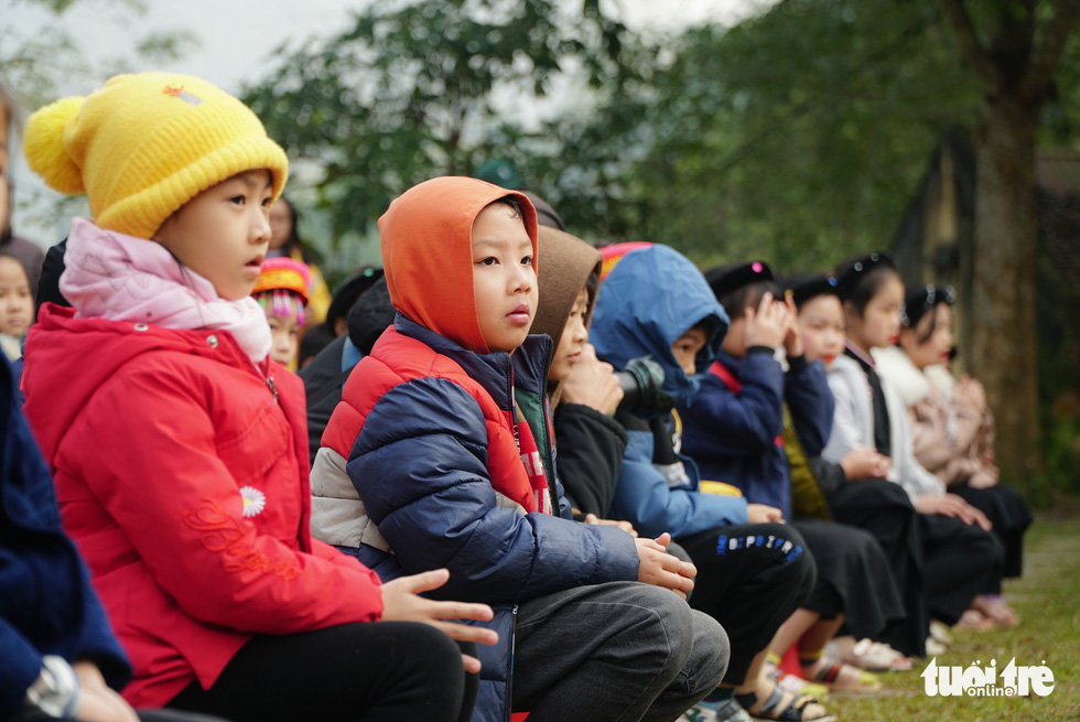 Trẻ em Tuyên Quang dậy sớm đến trường, háo hức chờ đợi quà Tết dinh dưỡng - ảnh 3