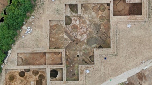 Trung Quốc phát hiện hàng trăm ngôi mộ có niên đại khoảng 4.500 năm - ảnh 1