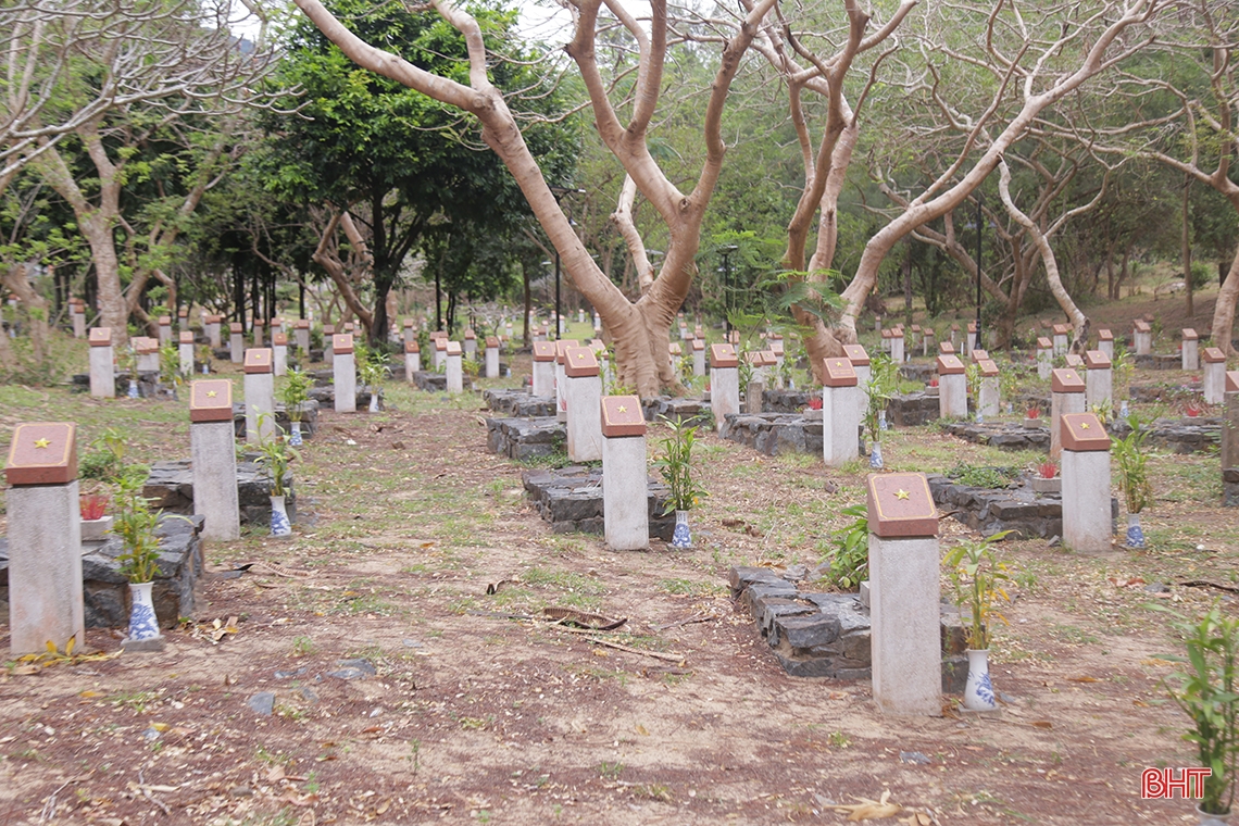 Lặng mình nơi yên nghỉ của gần 2.000 chiến sĩ cách mạng hy sinh ở Côn Đảo - ảnh 4