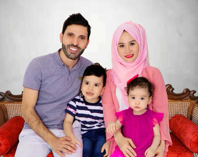 Những chuyện tình đáng ngưỡng mộ của mẹ đơn thân: Người lấy chồng kém tuổi tại Dubai, người gả lần 2 vào gia đình 