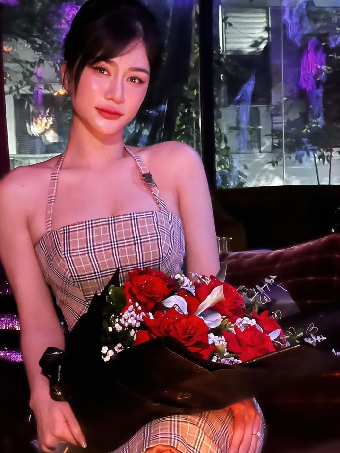 Hot girl Quảng Ninh khoe dáng như thần Vệ Nữ trên ghềnh đá - ảnh 9