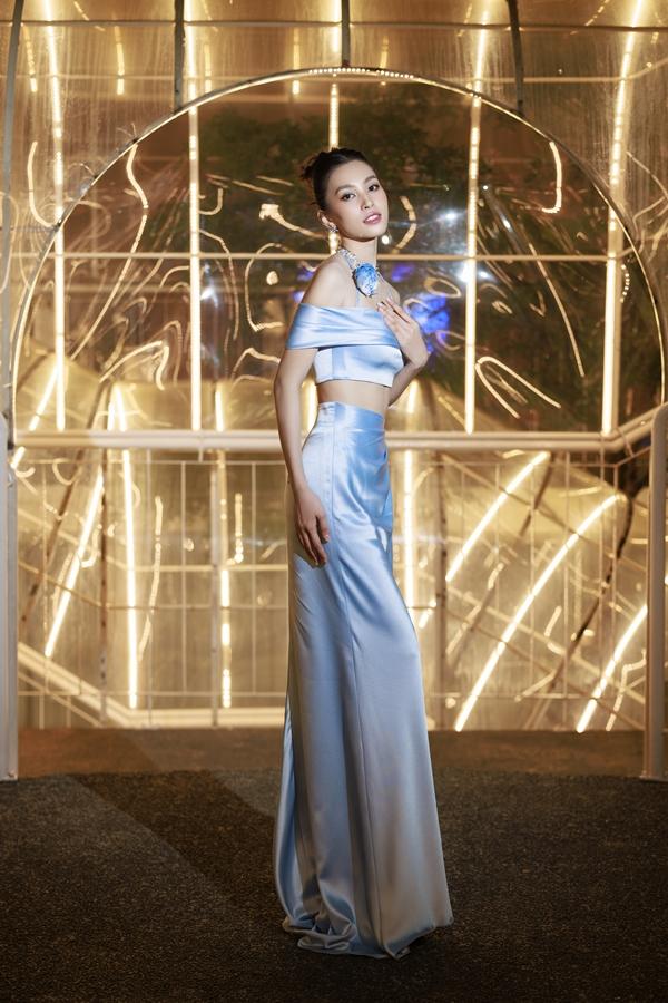 Hoa hậu Tiểu Vy giữ dáng theo phong cách 'thuận theo ý trời' - ảnh 1