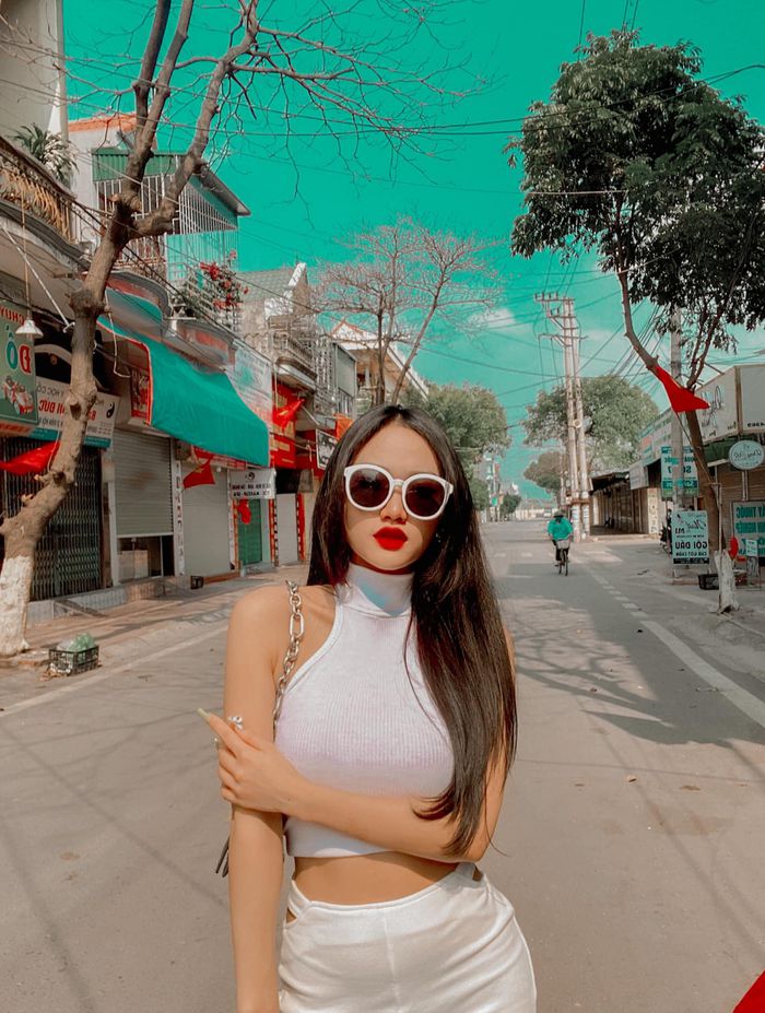 Hot girl Quảng Ninh khoe dáng như thần Vệ Nữ trên ghềnh đá - ảnh 24