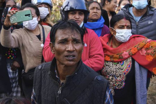 Nhân chứng vụ máy bay rơi tại Nepal kể lại về tiếng hành khách kêu cứu và nỗ lực tìm kiếm thi thể nạn nhân trong vô vọng - ảnh 5