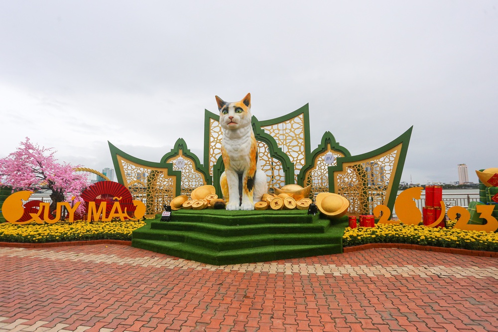 Lộ diện đàn linh vật mèo đủ biểu cảm tại đường hoa Xuân Đà Nẵng - ảnh 5