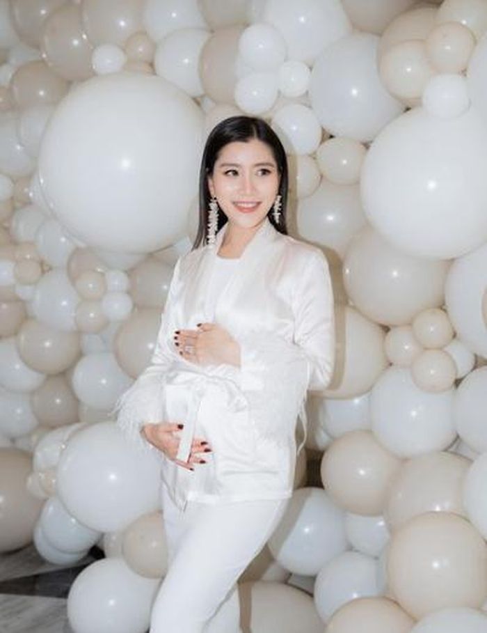 Con gái tỷ phú Malaysia đẹp sang chảnh khi mang thai lần 2 - ảnh 12