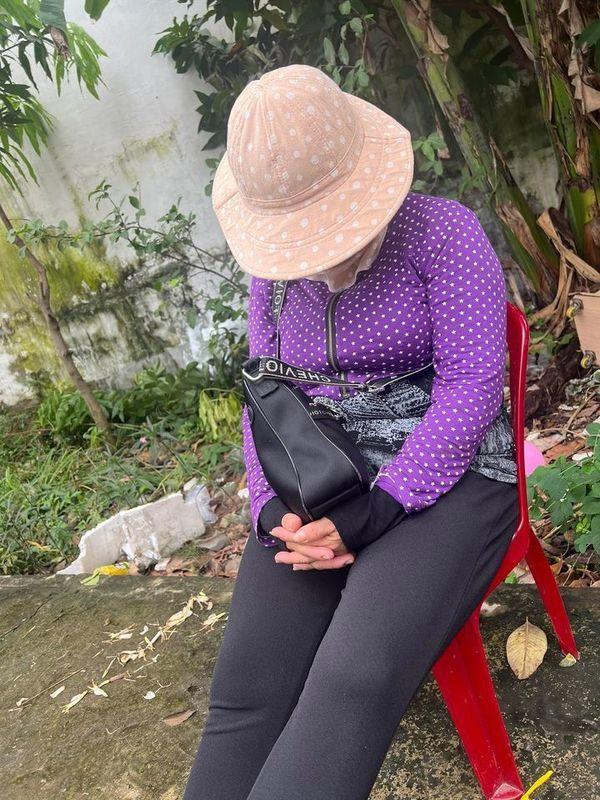Mẹ Lê Dương Bảo Lâm bị xua đuổi vì ăn mặc xuề xòa như bán vé số - ảnh 8