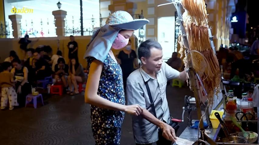 Thùy Tiên mang đồ bộ từ đời thường lên đến gameshow, vlog - ảnh 8