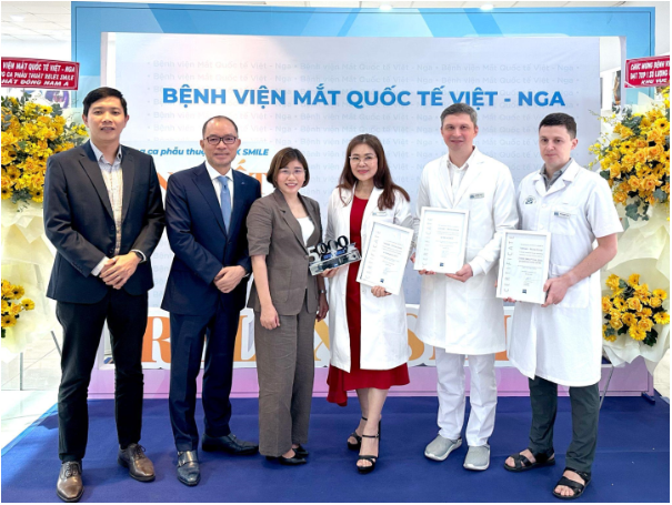 Bệnh viện Mắt Quốc tế Việt - Nga nhận giải số lượng ca phẫu thuật SMILE của Zeiss nhiều nhất Đông Nam Á - ảnh 2