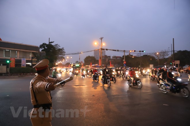 Ngày 28 Tết, giao thông Thủ đô không xảy ra ùn tắc nghiêm trọng - ảnh 16