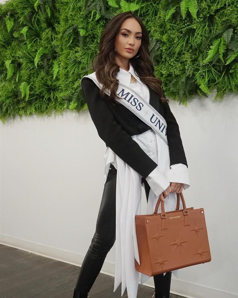Miss Universe 2022 nhận quà cực xịn từ tỷ phú chuyển giới Thái Lan - ảnh 6