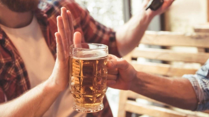 Ngày Tết ép buộc người khác uống rượu, bia có thể bị phạt đến 3 triệu đồng - ảnh 1