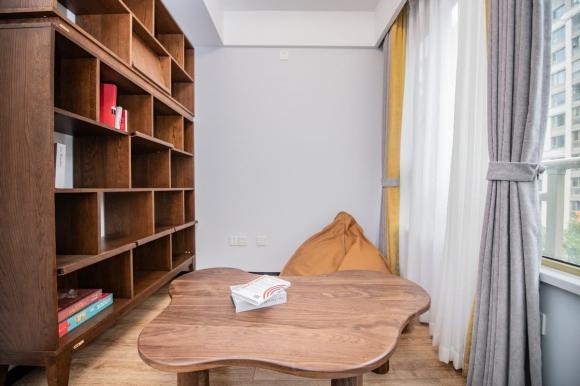 Thiết kế nội thất theo phong cách tối giản hiện đại, ba phòng ngủ nhỏ đơn giản và sáng sủa của căn hộ 90m - ảnh 5