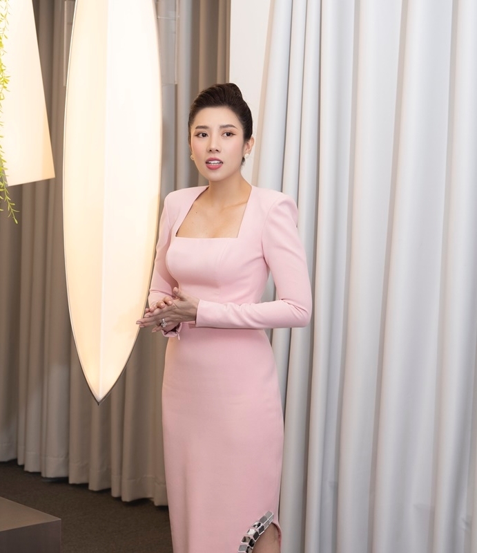 Hoa hậu Dương Yến Nhung mặc thanh lịch ở sự kiện - ảnh 7