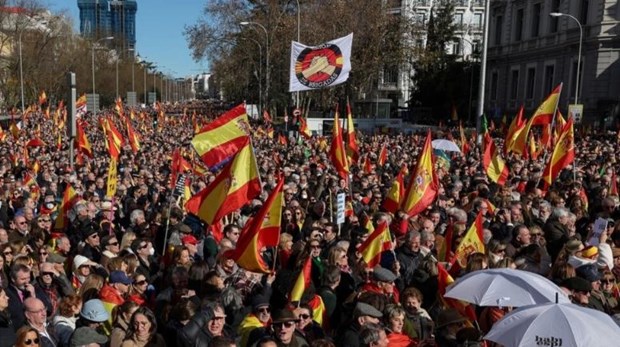 Tây Ban Nha: Hàng trăm nghìn người biểu tình để phản đối chính phủ - ảnh 1