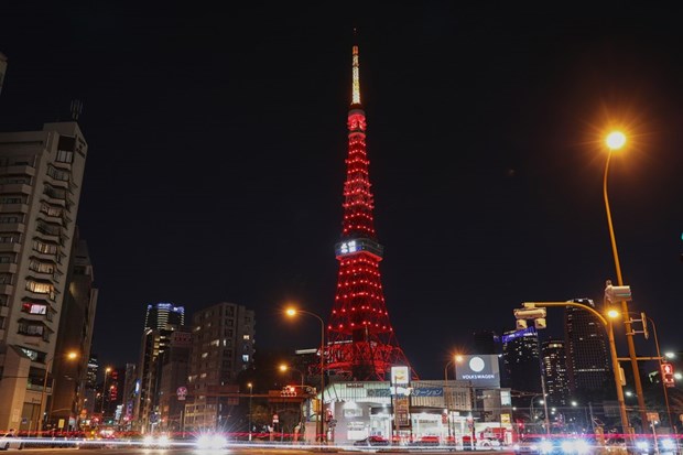 Nhật Bản thắp sáng tháp Tokyo chào mừng Tết Nguyên đán 2023 - ảnh 1