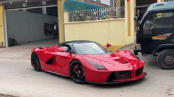 Nhóm bạn trẻ Quảng Ninh mô phỏng Ferrari LaFerrari triệu đô đón Tết: Tốn 250 ngày, làm cửa cánh chim như thật - ảnh 16