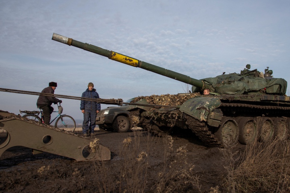 EU thông qua gói viện trợ vũ khí mới 500 triệu euro cho Ukraine - ảnh 1