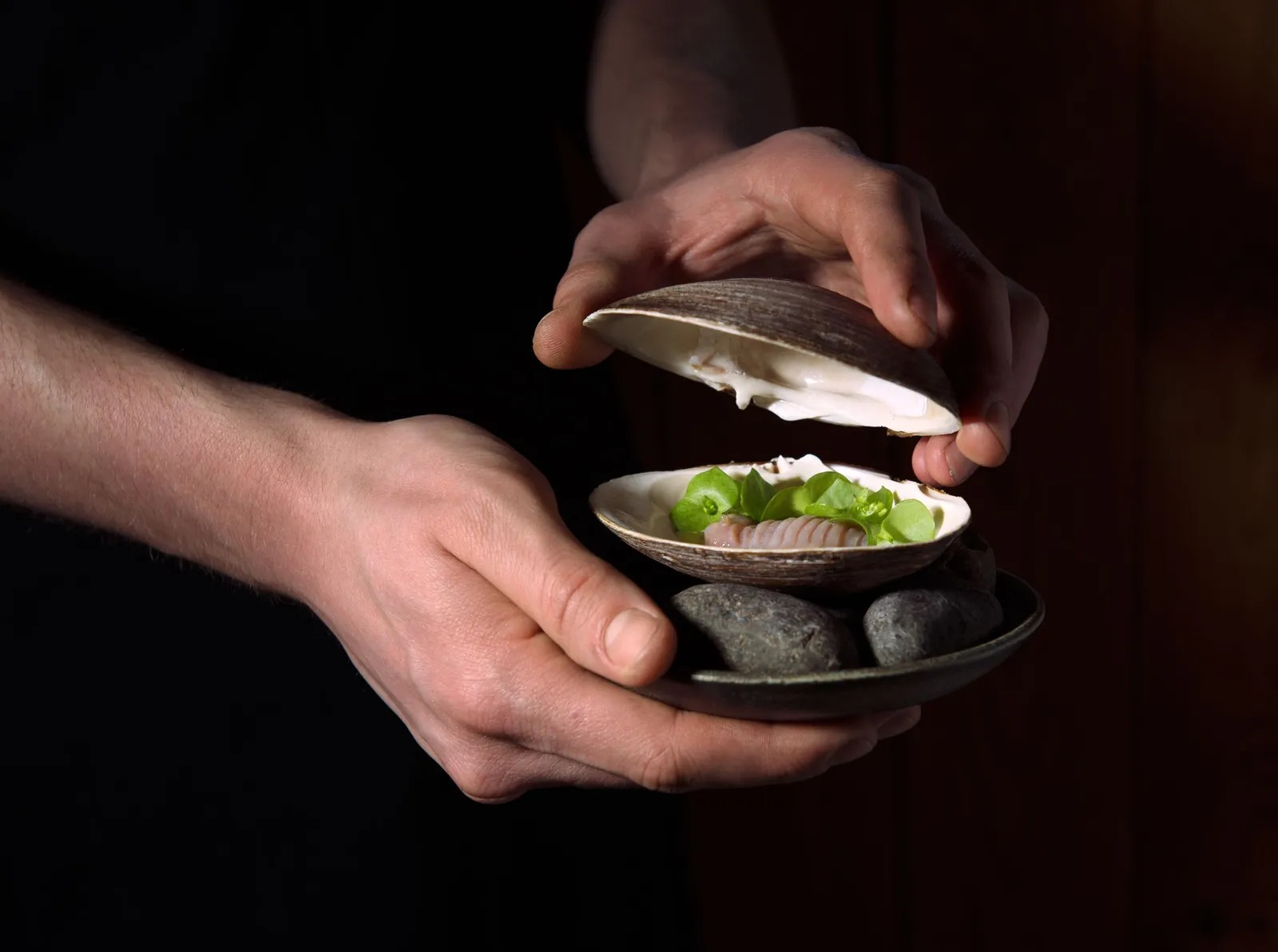 Nhà hàng đạt sao Michelin kỳ lạ nhất thế giới: ''Ăn một bát cháo lội 3 quãng đồng'' - đắt nhưng đáng - ảnh 8