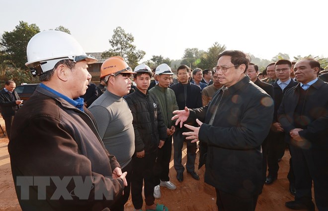 Thủ tướng kiểm tra dự án đường bộ cao tốc Tuyên Quang-Phú Thọ - ảnh 5