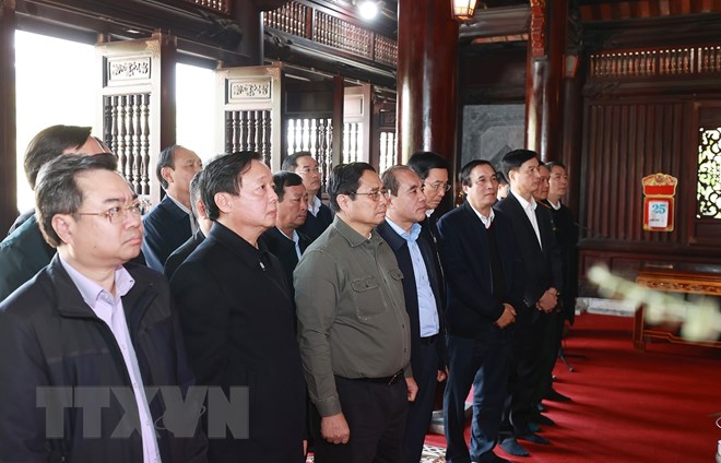 Thủ tướng kiểm tra dự án đường bộ cao tốc Tuyên Quang-Phú Thọ - ảnh 11