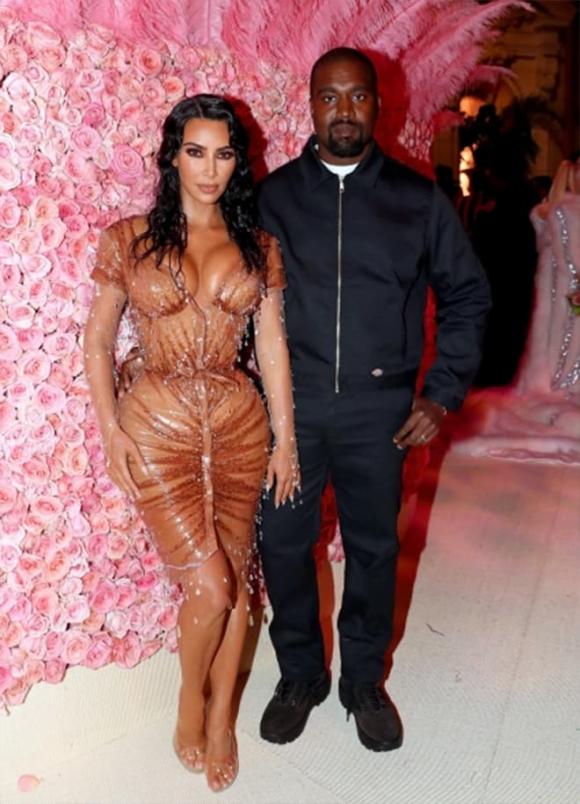 Kanye West đưa vợ mới Bianca Censori và con gái North West đi ăn tối - ảnh 8