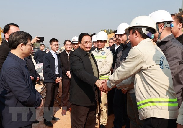 Thủ tướng kiểm tra dự án đường bộ cao tốc Tuyên Quang-Phú Thọ - ảnh 1