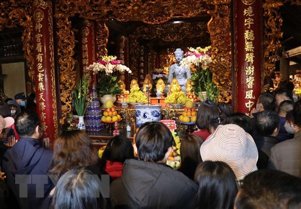 Người dân khắp nơi nô nức đổ về hội Phật Tích ở Bắc Ninh - ảnh 1