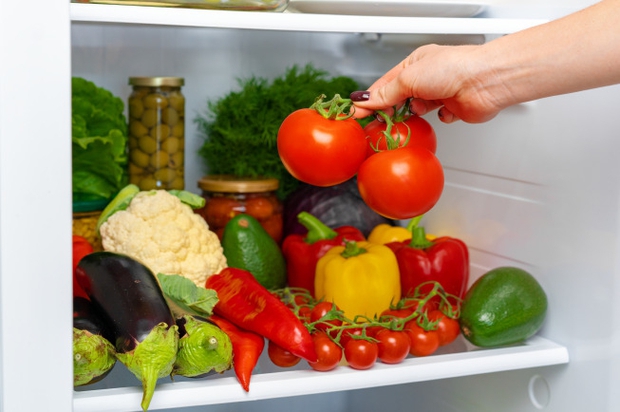Tủ lạnh không phải “vạn năng”, đừng phạm phải 8 sai lầm này khi bảo quản thực phẩm kẻo ăn Tết mất ngon mà còn mắc bệnh - ảnh 3