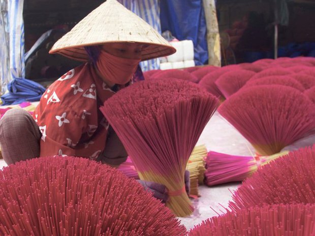 Báo nước ngoài ấn tượng với làng nghề làm hương trăm tuổi của Việt Nam - ảnh 7
