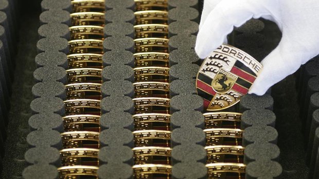 Huy hiệu Porsche ra đời từ một bữa ăn - ảnh 1