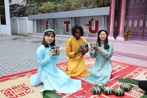 Sinh viên quốc tế hào hứng trải nghiệm Tết cổ truyền Việt Nam - ảnh 3