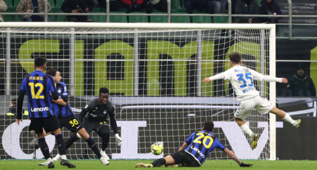 Thẻ đỏ tai hại, Inter Milan có trận thua sốc tại Serie A - ảnh 1