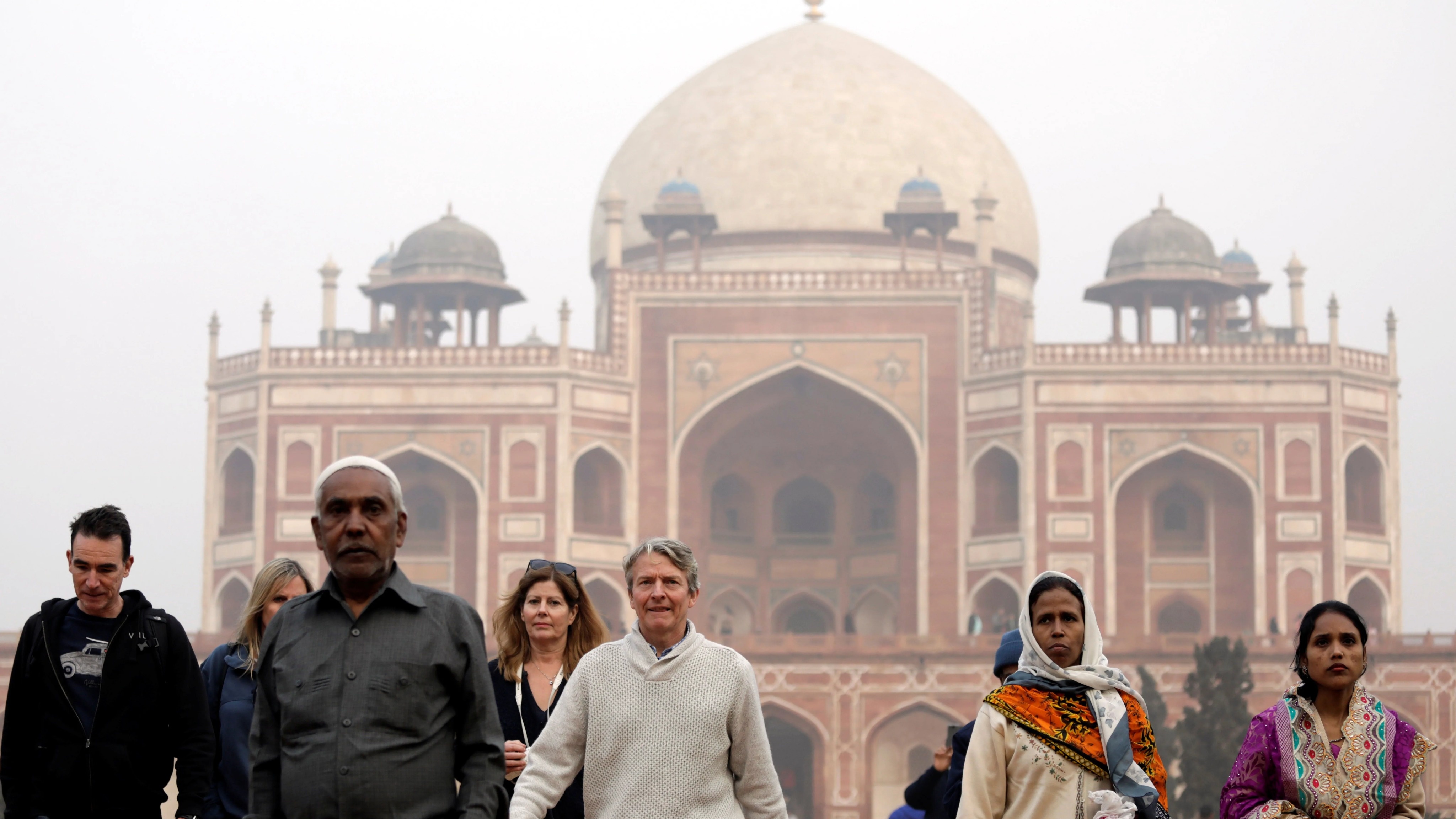 Những du khách ''thay đổi mãi mãi'' khi đến Ấn Độ - ảnh 1