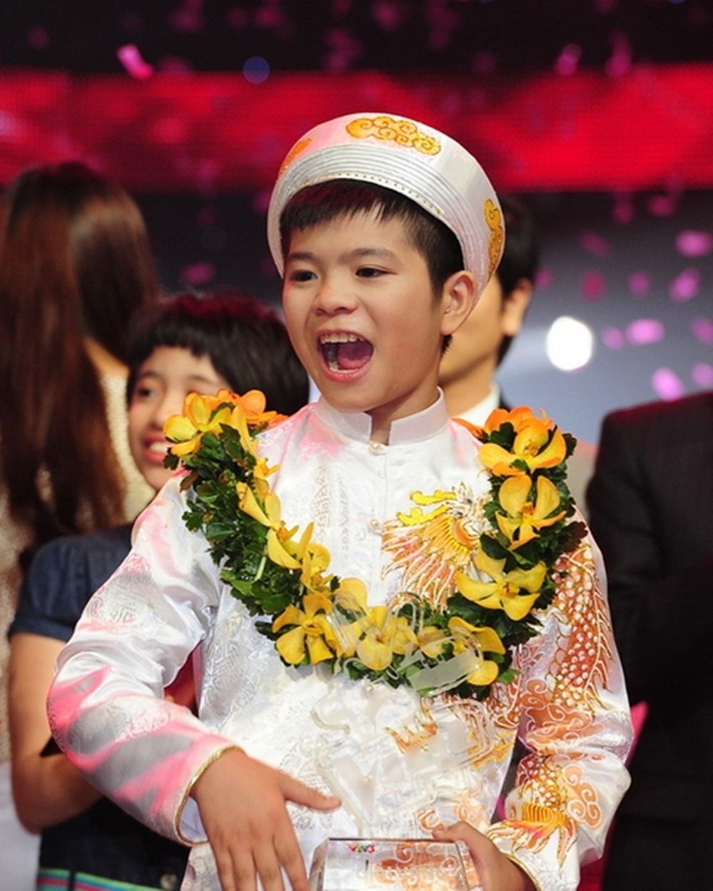 Những đứa trẻ lạc lối của showbiz Việt - ảnh 5