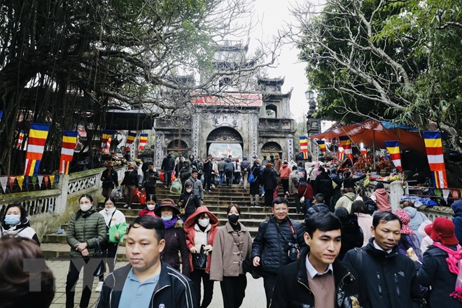 Hà Nội: Tưng bừng khai hội chùa Hương và hội Gióng đền Sóc Sơn - ảnh 10