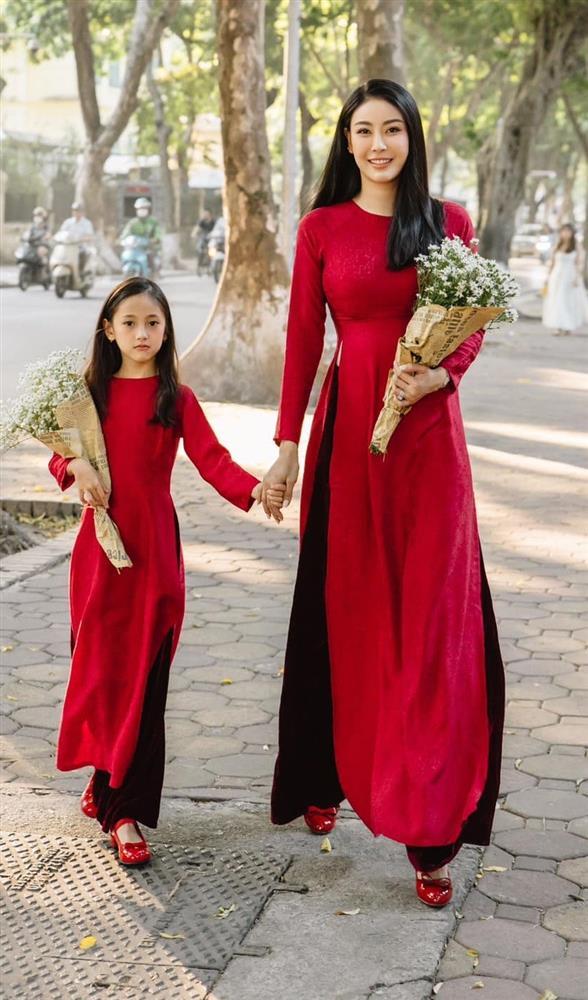 Con gái sao Việt diện áo dài đôi cùng mẹ: Ai được khen là 'Hoa hậu tương lai'? - ảnh 2