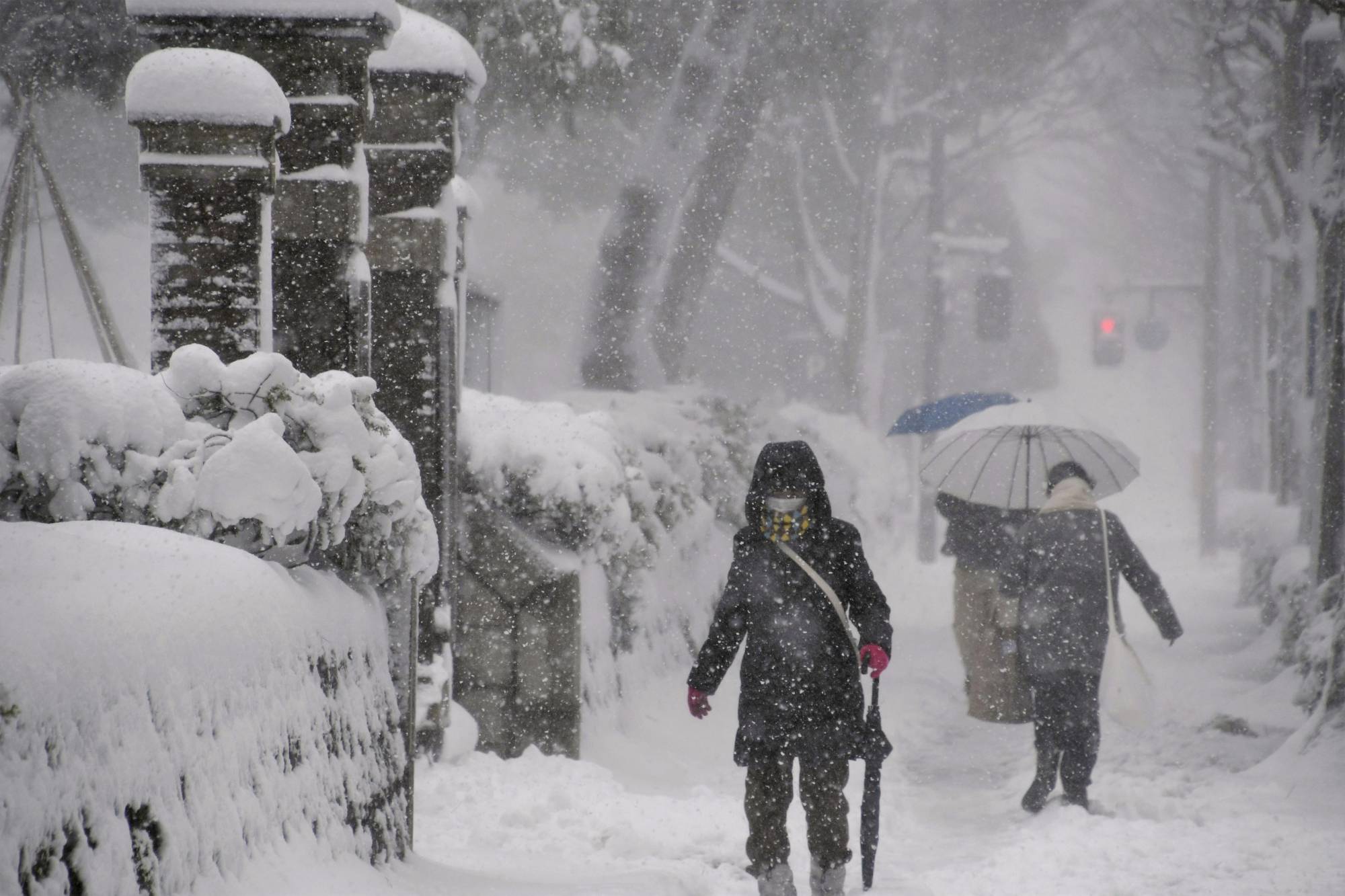 Đợt lạnh kỷ lục càn quét Trung Quốc, Nhật Bản và Hàn Quốc dịp Tết: Vì sao thời tiết cực đoan sẽ là ''bình thường mới''? - ảnh 2