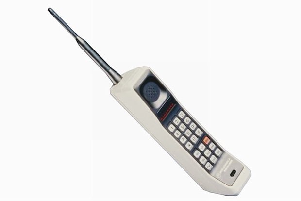Bạn có biết: Chiếc điện thoại di động đầu tiên trên thế giới có giá tới 10.000 USD! - ảnh 2